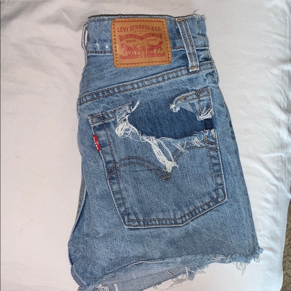 High rise levi wedgie shorts